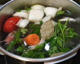 Foto del paso 1 de la receta: Caldo de pescado de la tía Paqui