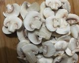 Foto del paso 4 de la receta: Cerdo horneado con champiñones