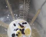 Banana Raisins milkshake recipe step 1 photo