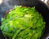 Foto del paso 1 de la receta: Tortilla de hojas de apio y zanahoria