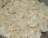 A picture of step 1 of Tandoori Chicken Pasta.