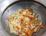 A picture of step 1 of Aloo Maggi.