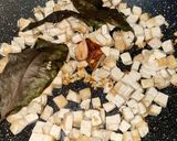 Foto langkah ke 3 dari resep Cah Tauge Tahu Cina Putih Daun Kucai.