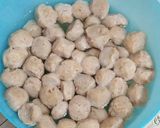 A picture of step 3 of Soya Chunks Capsicum & Onion Curry soyabeena badi ki sabji.