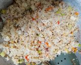 Foto langkah ke 5 dari resep Nasi goreng seafood ala Mamah Zafran.