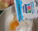 Foto langkah ke 2 dari resep Corndog Sosis dan Mozzarella.