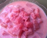 A picture of step 3 of Melon in milk.