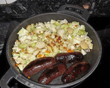 Foto del paso 1 de la receta: Arroz, col y habichuelas con costilla de cerdo