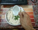 A picture of step 2 of Palak Roti.