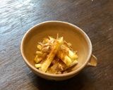 A picture of step 3 of Kohlrabi bonito flake salad.