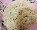 हक्का नूडल्स (hakka noodles recipe in Hindi) रेसिपी चरण 2 फोटो