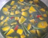 A picture of step 3 of Bamboo Shoot and Yanang Leaf Soup.