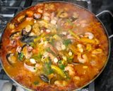 Foto del paso 5 de la receta: Paella mixta (pollo y mariscos)