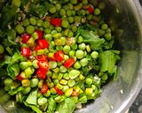 A picture of step 1 of पालक मटर ब्रेड पकोड़ा.