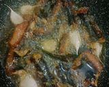 Foto langkah ke 3 dari resep Belut Goreng Bawang Putih.