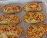 Fokhagymás tejfölös sajtos bagett recept fázis 5 fotója