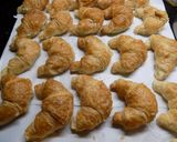 Foto del paso 1 de la receta: Media-lunas rellenas con queso y dulce