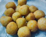 Foto langkah ke 6 dari resep Bola Kentang Keju.