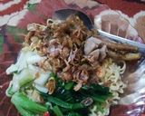 Foto langkah ke 3 dari resep Mie ayam ala" saya 😂.