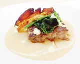 Foto del passaggio 7 della ricetta Burger di tastasale su salsa di pane, spinaci e cremoso di fontina