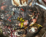 Foto langkah ke 3 dari resep Tumis cumi hitam.