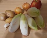 A picture of step 1 of Vegan chicory and apple soup.