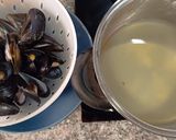 Foto del paso 3 de la receta Mejillones a la marinera