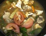 Gambar langkah 4 resipi Tomyam Ayam Mudah dan Sedap.