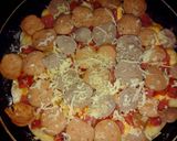 Foto langkah ke 3 dari resep Meat Lovers Pizza with Spicy Mayo🍕🍕.
