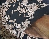 A picture of step 2 of Healthy Trail Mix With Roasted Sunflower Seeds.