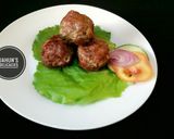 A picture of step 4 of Meat Balls.
