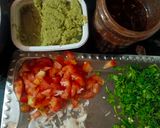 लेफ्टओवर रोटी की चाट(leftover roti ki chaat recipe in hindi) रेसिपी चरण 1 फोटो