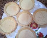 Foto del paso 3 de la receta: Tarteletas de crema pastelera, dulce de leche, almendras, coco y chocolate