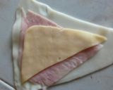 Foto del paso 1 de la receta: Medialunas de jamón y queso