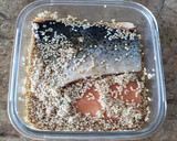 Foto del paso 2 de la receta: Salmón con costra de sésamo