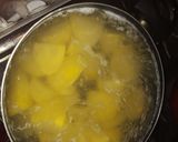 Foto del paso 1 de la receta: Papas doradas con nugget de pollo