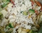 A picture of step 3 of Creamy macarona with chicken (my own version).