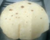 A picture of step 4 of Phulka roti with kasuri methi.