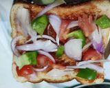 ब्रेड कैप्सिकम पिज़्ज़ा(Bread capsicum pizza recipe in Hindi) रेसिपी चरण 2 फोटो