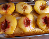 Foto del paso 2 de la receta: Melocotones rojos con vino moscatel a la vainilla