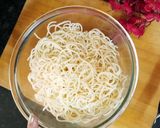 A picture of step 1 of Veg Chilli Garlic Noodles.