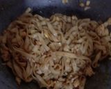 Foto langkah ke 4 dari resep Kwetiau Goreng Telur Simple.