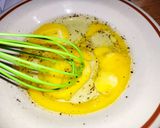 Foto del paso 2 de la receta: Revoltillo al ajillo y perejil