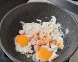 รูปขั้นตอนการทำที่ 4 ของ ไข่ขยี้กุ้ง