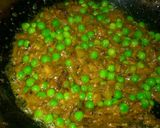 A picture of step 10 of Matar paneer.