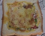 A picture of step 4 of Egg omelette sandwich.