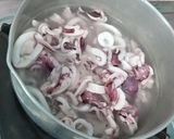 Foto langkah ke 2 dari resep Tumis Cumi Basah Bakso.