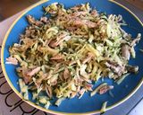 Une image de l'étape 4 de Salade de poulet aux tomates, courgette et jeunes pousses sauce ciboulette olive.