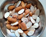 ડ્રાયફ્રુટ ચીકી(Dryfruit Chikki Recipe in Gujarati) રેસીપી સ્ટેપ1ફોટો
