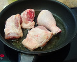 Foto del paso 2 de la receta: Pollo en pepitoria